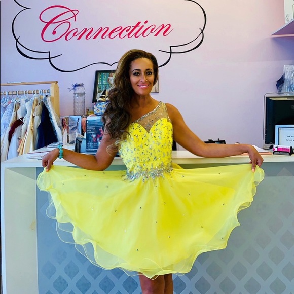 New with tags! Yellow one shoulder sequin dress🌼 - Picture 3 of 8